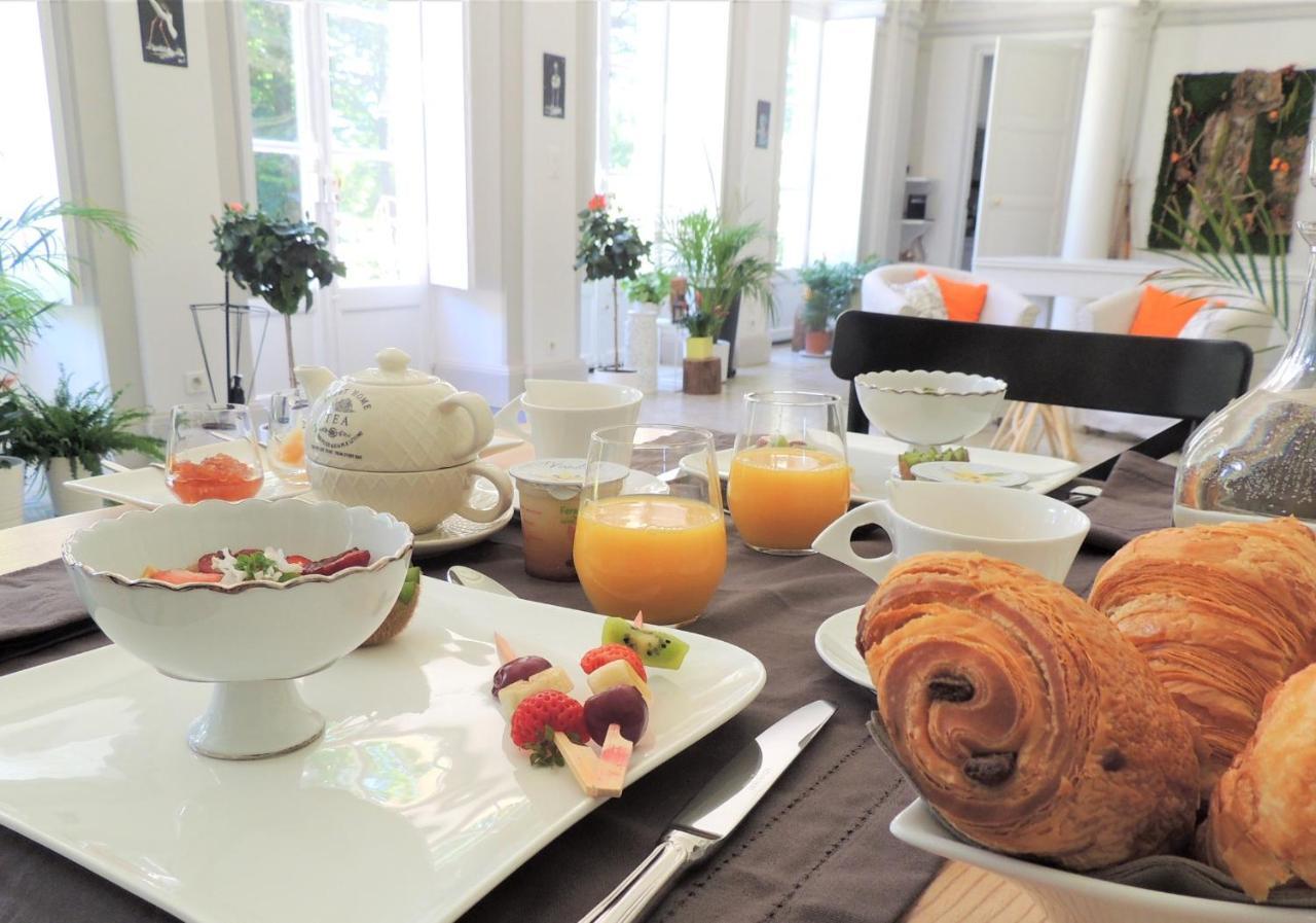 Bed and Breakfast Domaine Du Plessis Grimaud Saint-Viaud Exterior foto