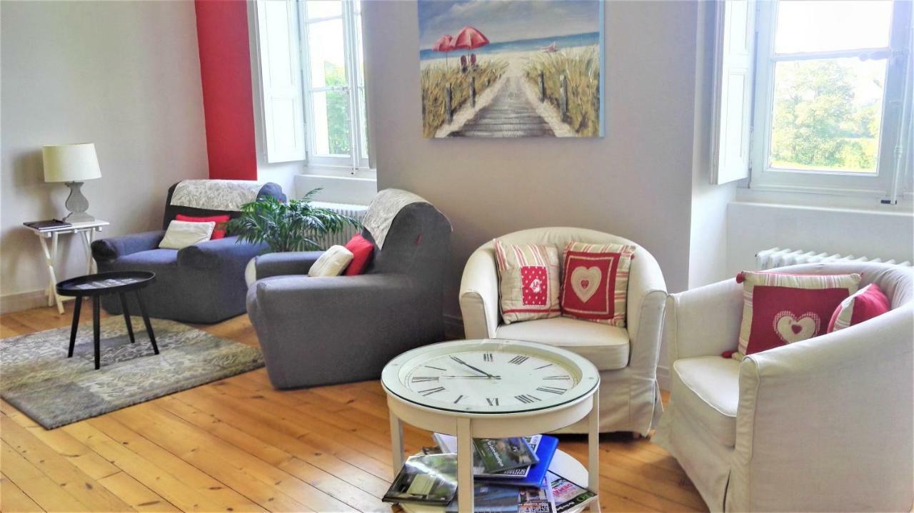Bed and Breakfast Domaine Du Plessis Grimaud Saint-Viaud Exterior foto